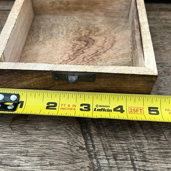 Wood and metal box - Picture 4 of 6